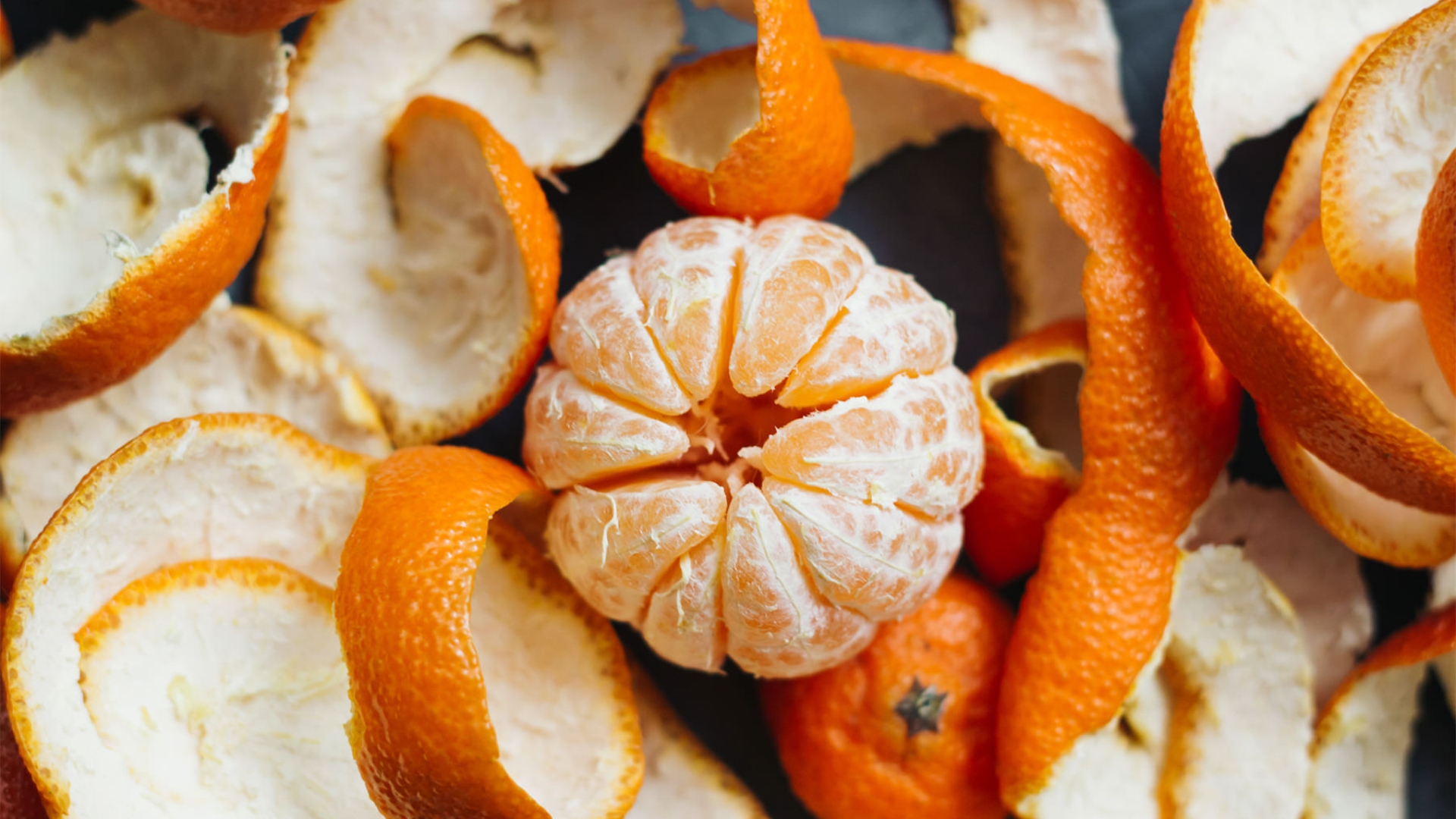 Ăn gì để hết hôi miệng? 8 Thực phẩm khử mùi hiệu quả Cam, quýt là những loại quả giàu vitamin C, hỗ trợ tăng cường sức đề kháng và hỗ trợ sức khỏe răng miệng