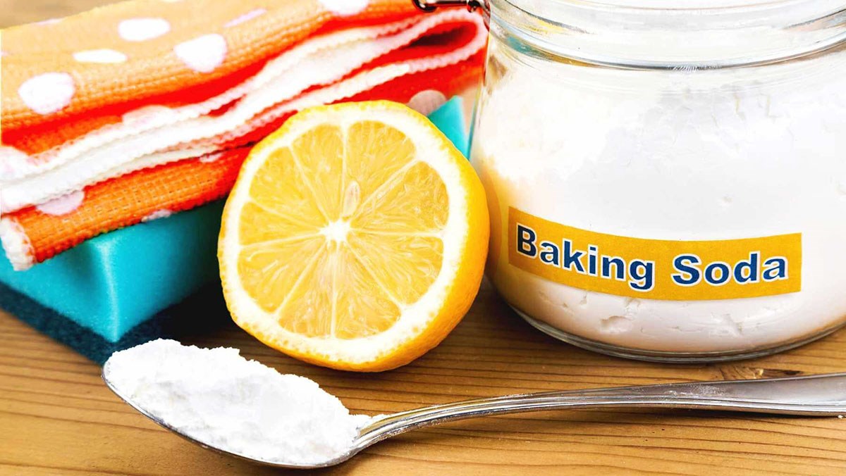 Bật mí cách trị hôi miệng bằng chanh đơn giản tại nhà Baking soda với tính kiềm tự nhiên có khả năng cân bằng độ pH trong khoang miệng, từ đó ức chế sự phát triển của vi khuẩn gây mùi