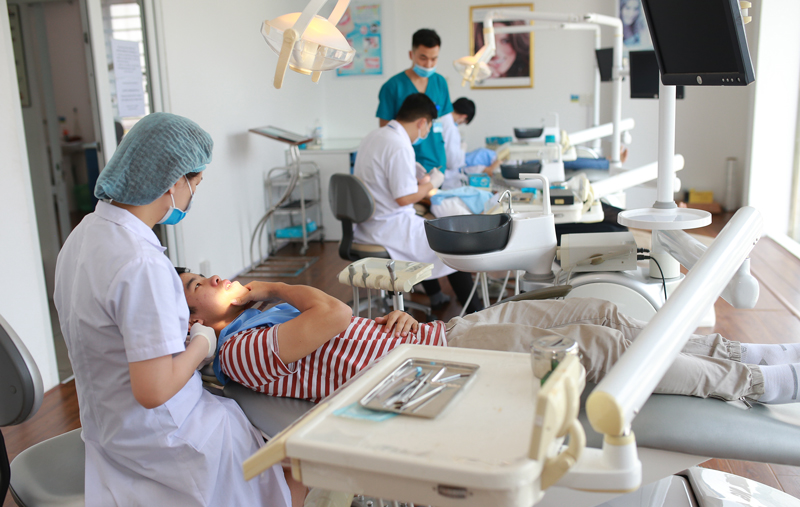 Tổng hợp các mô hình kinh doanh nha khoa phổ biến hiện nay Các phòng khám nha khoa tư nhân có quy mô vừa và nhỏ, cung cấp đa dạng dịch vụ