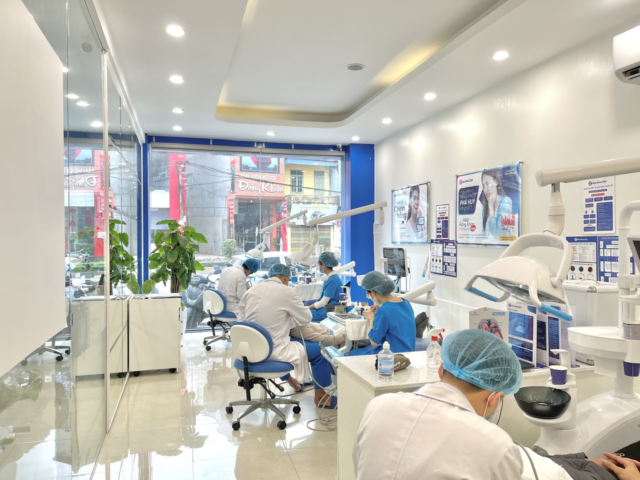Chi nhánh Mễ Trì là một trong những điểm đến đáng chú ý trong hệ thống Oze, cung cấp đầy đủ các dịch vụ