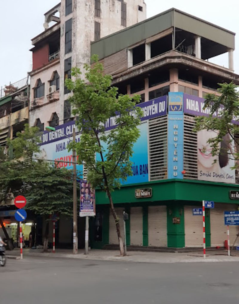 Cẩm nang nha khoa ở Nguyễn Du: Dịch vụ, chi phí, đánh giá Phòng khám tọa lạc trên mặt đường lớn trên phố Nguyễn Du