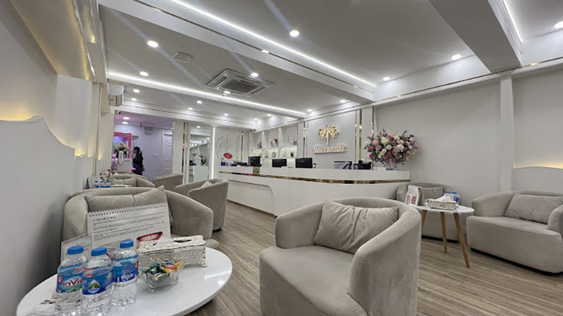 Không gian phòng chờ ấm cúng mang đến sự thoải mái cho người bệnh 