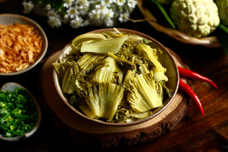 Đau răng nên ăn gì để giảm đau và nhanh phục hồi? Đồ chua có thể làm mòn men răng và tăng độ nhạy cảm ngà răng