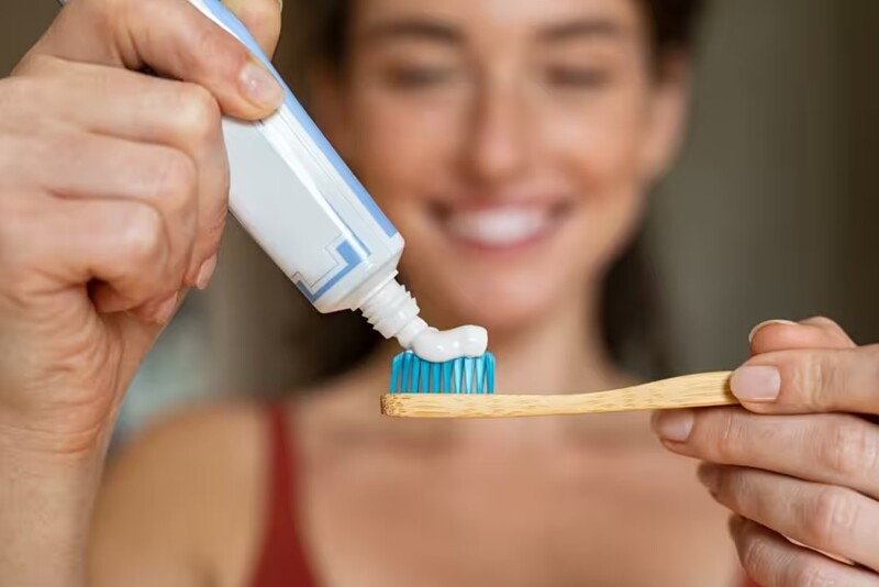 Kem đánh răng trị sâu răng có thành phần và chức năng đặc biệt hơn các loại thông thường