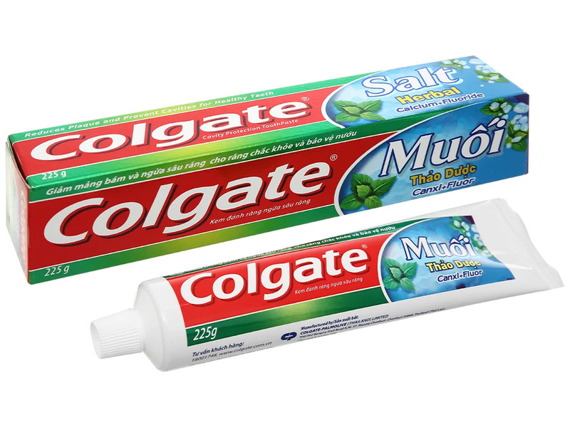 Kem đánh răng muối thảo dược của Colgate có công thức đặc biệt giúp trắng răng, ngăn sâu răng