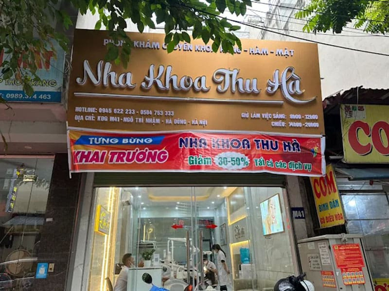 Khách hàng ấn tượng bởi không gian phòng khám sạch sẽ và tiện nghi