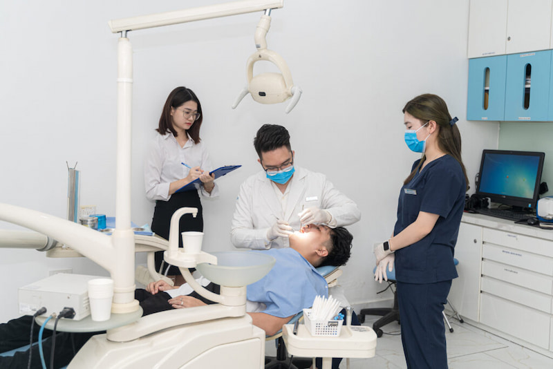 Nha khoa ở Tây Sơn: Địa chỉ nào xứng đáng để lựa chọn? Đội ngũ bác sĩ Bảo Việt có chuyên môn giỏi, được đào tạo chính quy, từng tu nghiệp trong và ngoài nước