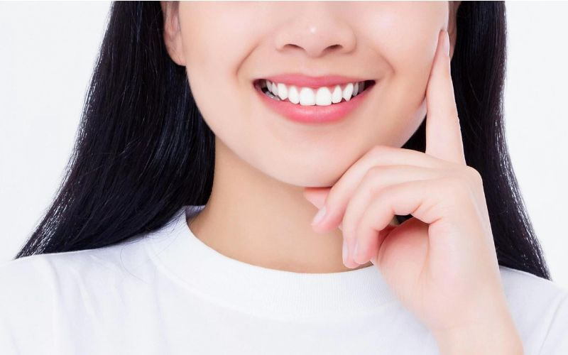 Răng nanh nhọn: Ý nghĩa phong thủy và 3 cách thẩm mỹ đẹp nhất Răng nanh nhọn mang lại nụ cười duyên dáng và gắn liền với nhiều ý nghĩa phong thủy