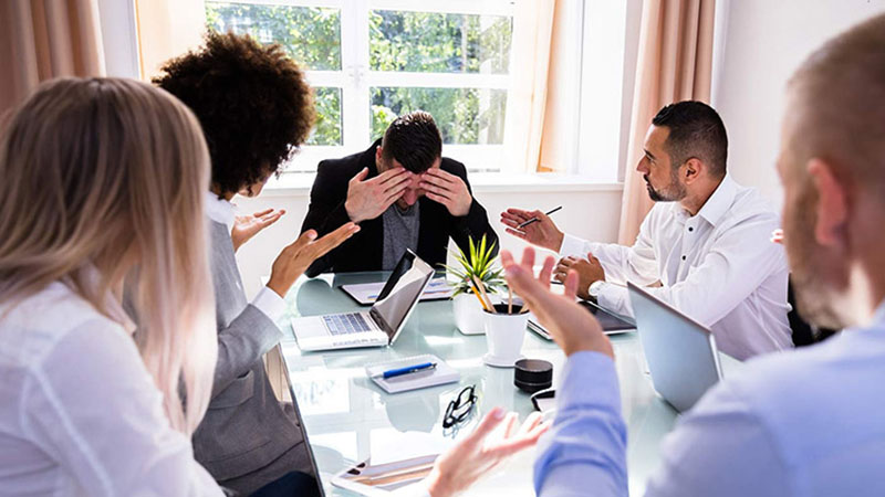  Mặc dù tiết kiệm là tốt nhưng quá chắc chắn sẽ khó khăn trong việc đối mặt với thay đổi trong công việc