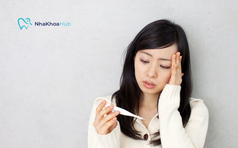Bị sốt hệ miễn dịch suy yếu và quá trình lành thương sau nhổ răng diễn ra chậm hơn
