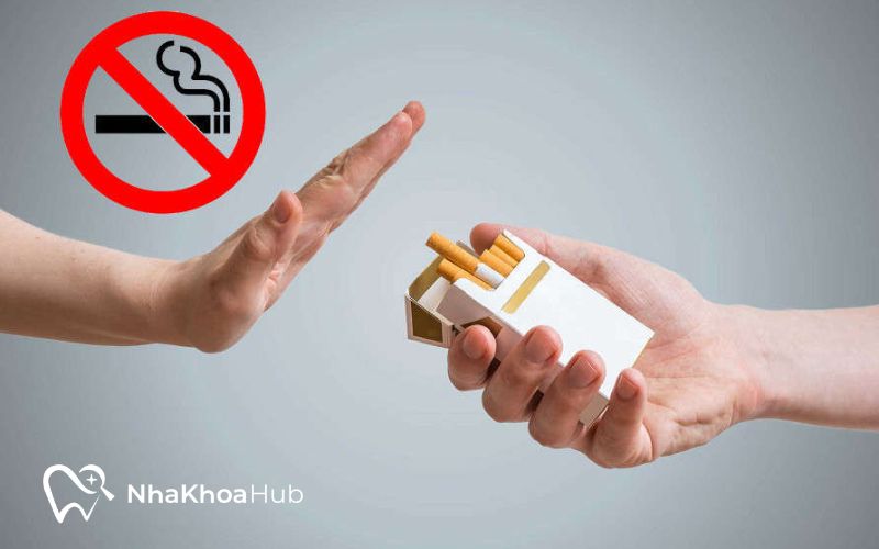 Sau khi nhổ bỏ răng không hút thuốc để tránh ảnh hưởng đến quá trình đông máu