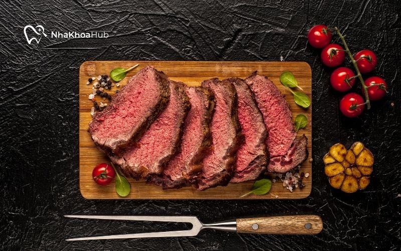 Tránh ăn thịt bò trong vài ngày đầu nhổ răng để hỗ trợ quá trình lành thương