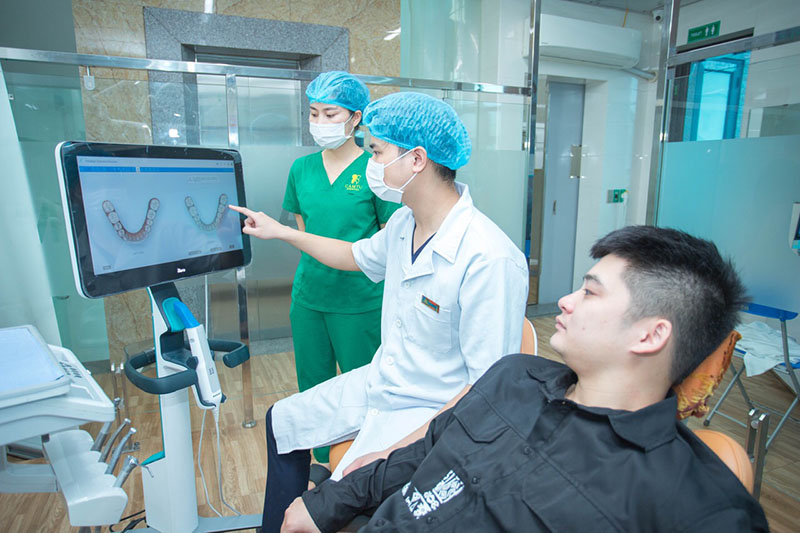 Nha khoa Cẩm Tú BS Hùng uy tín #1 tại Vinh, Nghệ An Nha khoa Cẩm Tú được trang bị hệ thống máy móc tiên tiến như máy quét scan răng Itero 5D Plus