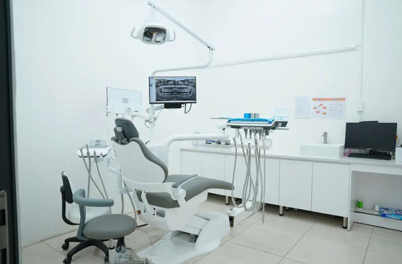 Nha khoa Parkview Dental – Chuyên Implant & răng sứ uy tín tại Phú Nhuận TP.HCM Phòng điều trị trang bị đầy đủ thiết bị nha khoa hiện đại