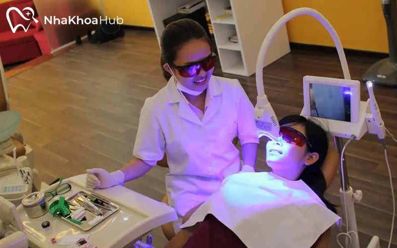 Máy piezotome hỗ trợ tách và mở rộng xương ổ răng