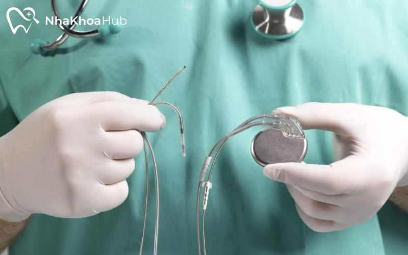 Máy Piezotome không sử dụng trên bệnh nhân có gắn máy tạo nhịp tim