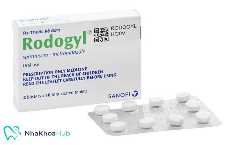 Review top 8 loại thuốc nhỏ răng sâu nổi bật trên thị trường Rodogyl chứa 2 loại kháng sinh giúp tiêu diệt các khuẩn gây hại cho răng