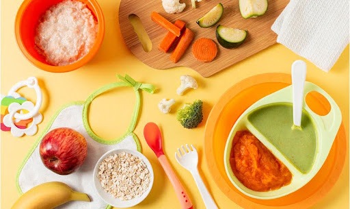 Thực đơn cho bé nên là những món mềm, dễ tiêu 