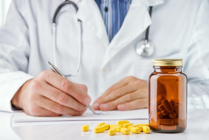 Cảnh báo một số triệu chứng sớm của bệnh ung thư nướu răng Bác sĩ có thể kê đơn thuốc như thuốc giảm đau hoặc chống viêm để giảm các triệu chứng của bệnh