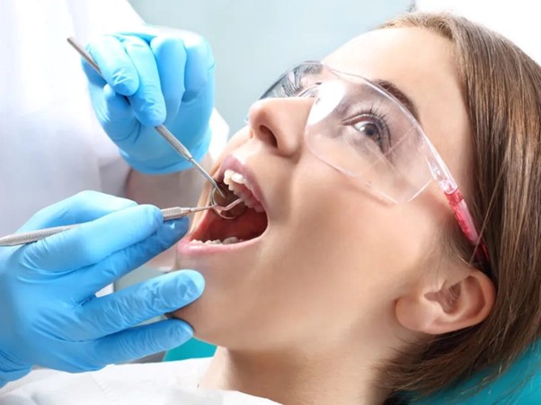 Giải đáp: Bị viêm lợi có nên lấy cao răng thường xuyên không? Bị viêm lợi nên lấy cao răng để đảm bảo an toàn cho sức khỏe