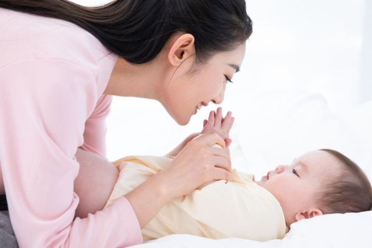 Nguyên nhân trẻ mọc răng chậm có thể do di truyền