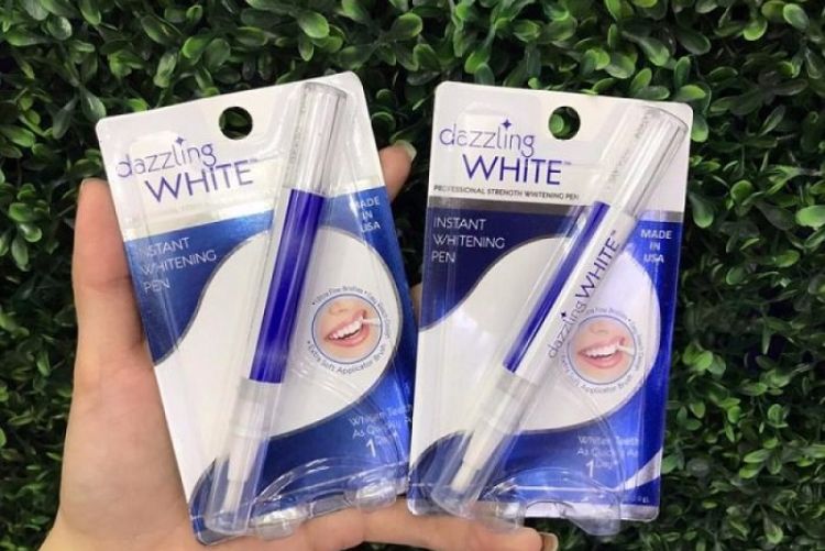 Review 7 loại bút tẩy trắng răng phổ biến nhất hiện nay Bút tẩy trắng răng Dazzling White Mỹ xuất hiện sớm trên thị trường