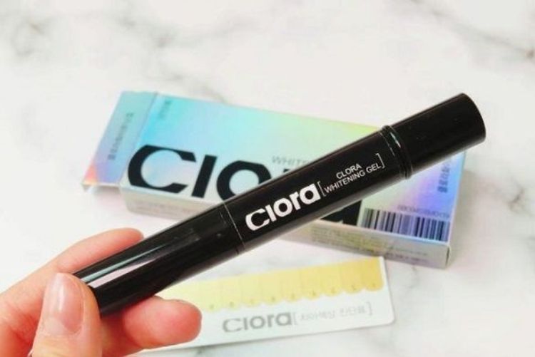 Review 7 loại bút tẩy trắng răng phổ biến nhất hiện nay Bút Clora có công dụng cải thiện màu sắc răng nhanh chóng, tiện lợi