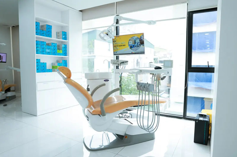 Phòng điều trị khép kín đầy đủ máy móc tối tân đảm bảo sự riêng tư cho bệnh nhân
