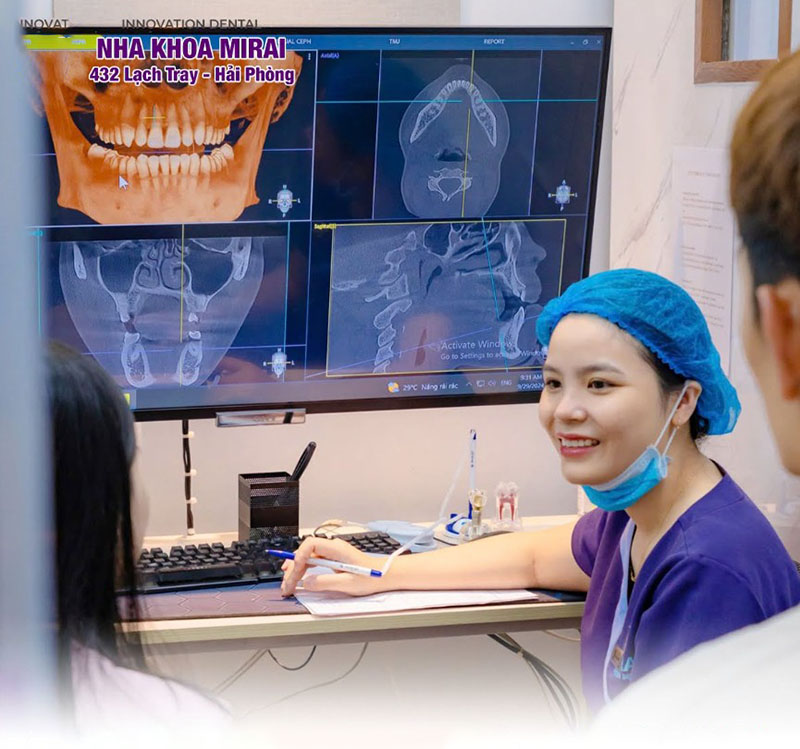 Nha khoa Tương Lai Mirai: Nụ cười đẹp thay đổi cuộc sống Đội ngũ phụ tá luôn dành thời gian lắng nghe một cách chân thành những băn khoăn, nguyện vọng