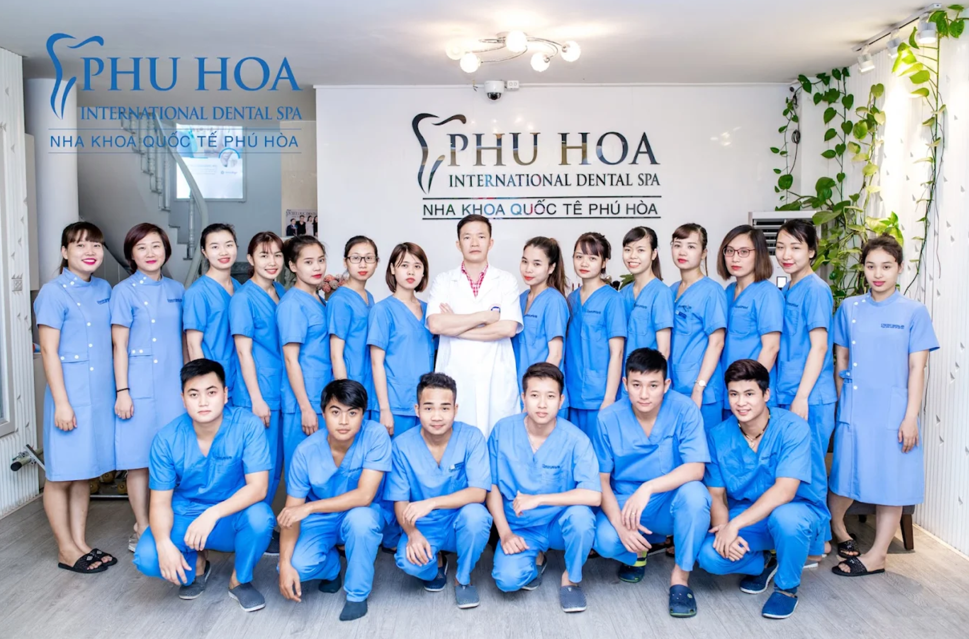 TS.BS Nguyễn Phú Hòa là một trong những chuyên gia hàng đầu trong lĩnh vực Răng Hàm Mặt tại Việt Nam