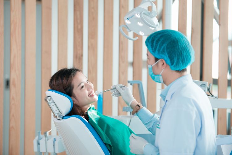 Thăm khám răng định kỳ 6-12 tháng/lần