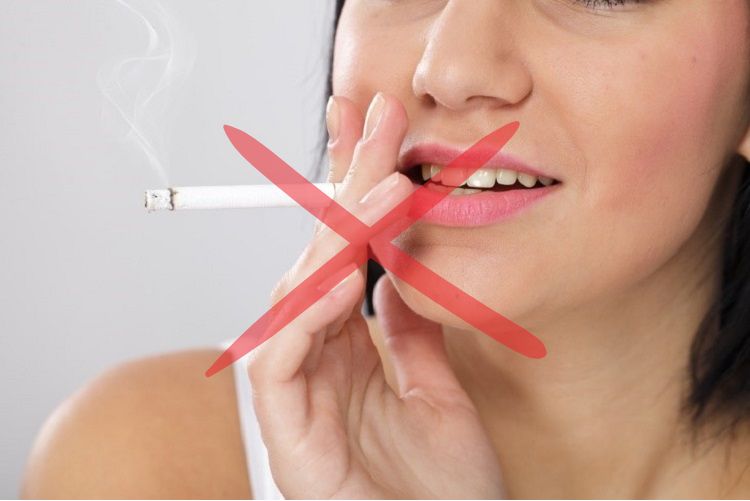 Tẩy trắng răng kiêng gì? Bí quyết giúp răng trắng sáng lâu dài Kiêng ăn gì sau khi tẩy trắng răng? Không hút thuốc lá vì khói thuốc khiến răng xỉn màu