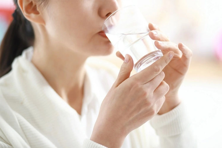 Nước có tác dụng làm sạch răng miệng