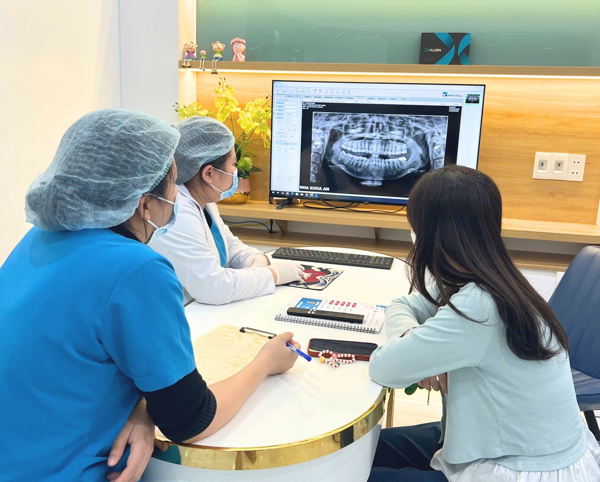 Nha Khoa An lan tỏa nụ cười khơi dậy tự tin Ngay buổi đầu tiên đến với phòng khám, chị Huyền đã được trải nghiệm một quy trình chuyên nghiệp và khác biệt