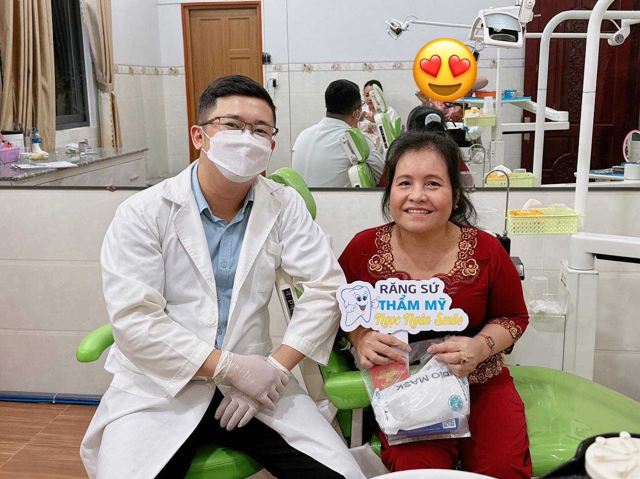 Người bệnh lấy lại sự tự tin sau khi thẩm mỹ răng tại Ngọc Ngân