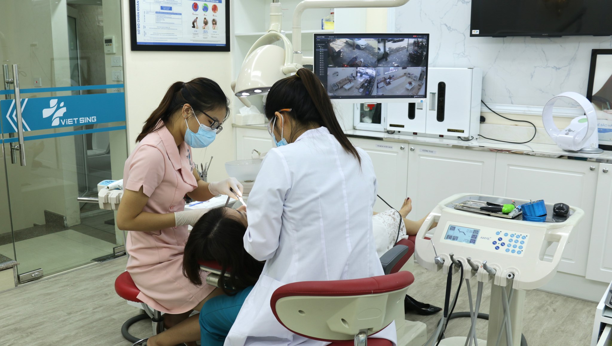 Tại Việt Sing, hai kỹ thuật Implant toàn hàm hiện đại All-on-4 và All-on-6 đang được ứng dụng song song