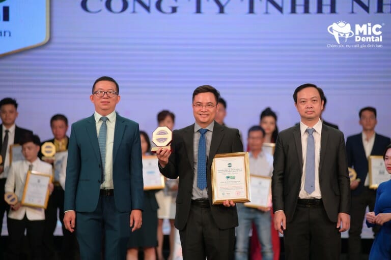 Nha khoa MIC đáp ứng mọi nhu cầu chăm sóc điều trị răng miệng Nha khoa nhận được “Huy chương vàng Danh hiệu Sản phẩm Dịch vụ xuất sắc nhất Châu Á năm 2023”