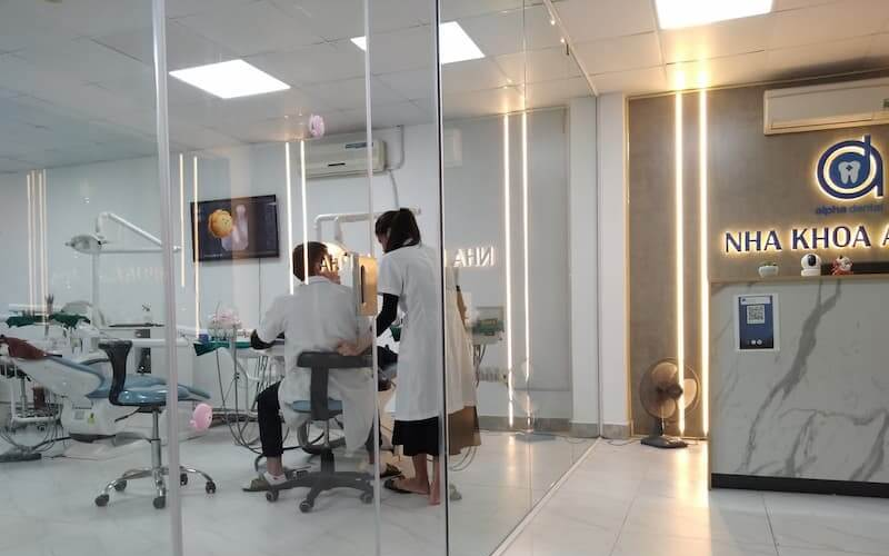 Nha khoa Alpha: Vững chắc chuyên môn tận tâm phục vụ Alpha đã khẳng định vị thế bằng quy trình chuyên nghiệp, công nghệ hiện đại và triết lý lấy khách hàng làm trung tâm