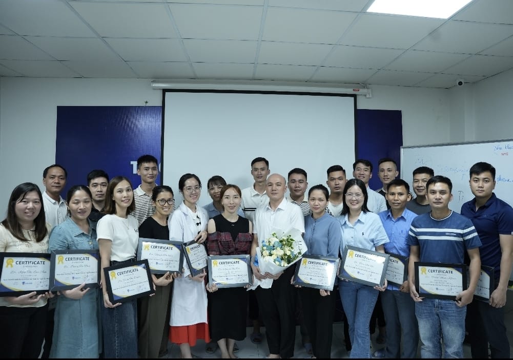 Bác sĩ Vương Hưng đạt nhiều bằng cấp, chứng chỉ quan trọng 