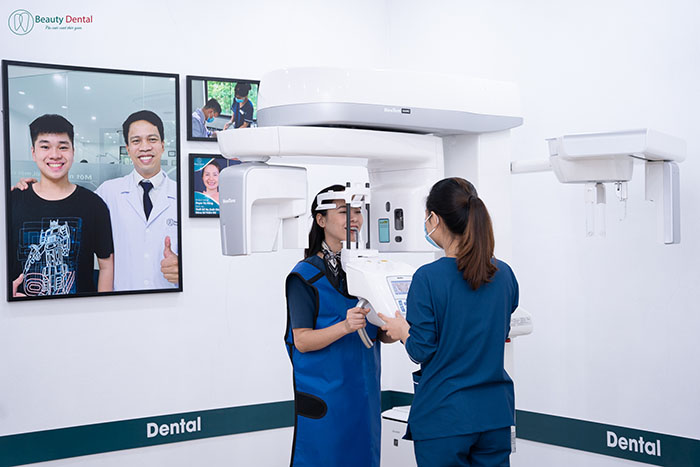 Tại đây ứng dụng các công nghệ tân tiến như máy chụp X-quang Cone Beam CT 3D giúp chẩn đoán hình ảnh chính xác