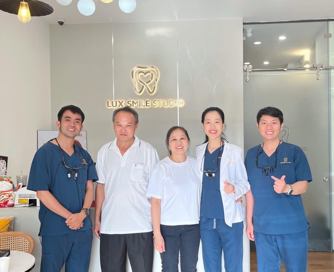 Nha khoa Lux Smile Studio: Giải pháp nha khoa an toàn thẩm mỹ Khách hàng luôn cảm thấy an tâm, không bị áp lực hay lo lắng dù là lần đầu đến nha khoa