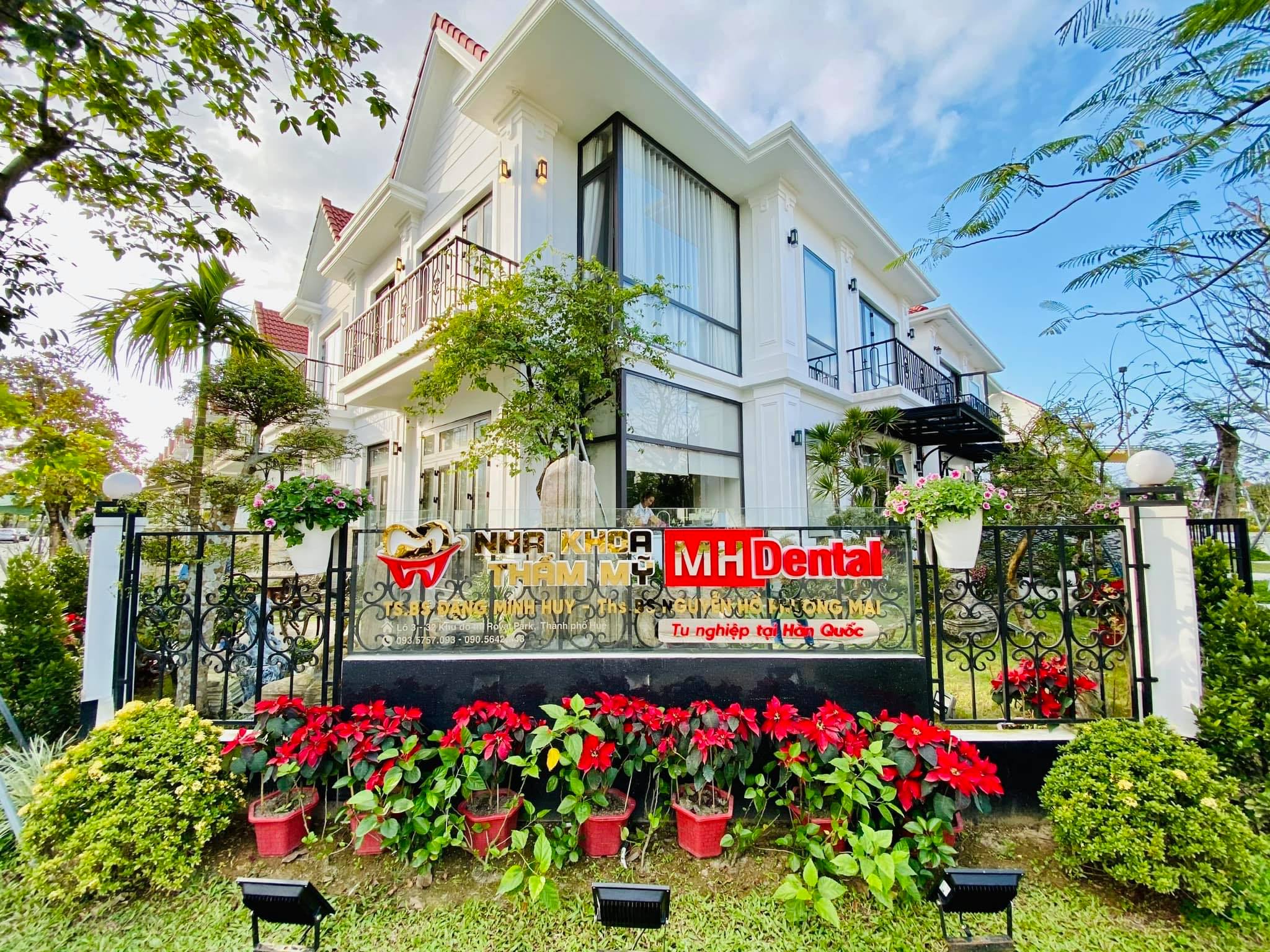 Nha khoa MH Dental hơn cả một nơi chăm sóc răng miệng MH Dental đã và đang khẳng định vị thế là một nha khoa uy tín, vượt xa những giá trị thông thường