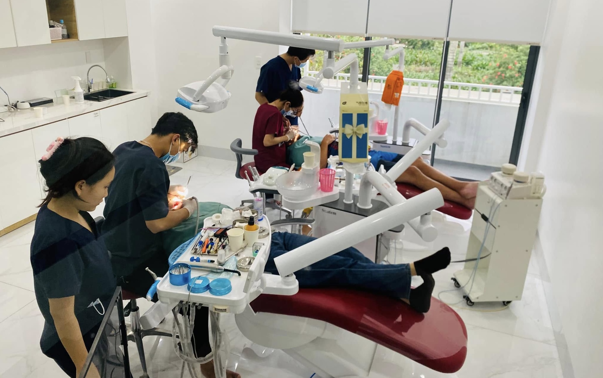 Nha khoa MH Dental hơn cả một nơi chăm sóc răng miệng Nha khoa MH Dental đã khẳng định sự khác biệt bằng việc cung cấp các gói sản phẩm riêng theo nhu cầu của từng đối tượng