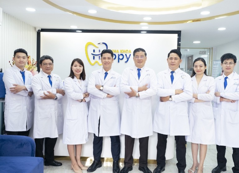 Review nha khoa ở phường Tăng Nhơn Phú uy tín và chất lượng Sau 12 năm phát triển, nha khoa Happy đã mở rộng với nhiều chi nhánh và đội ngũ bác sĩ hùng hậu