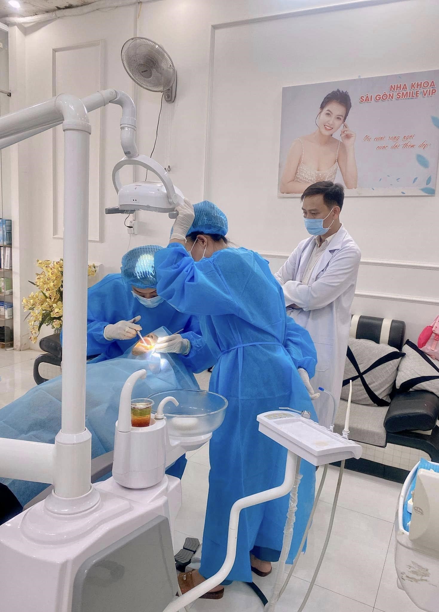 Nha khoa Quốc tế Vip: Chăm sóc răng miệng cao cấp cho mọi nhà Bác sĩ tại nha khoa Quốc tế Vip có chuyên môn cao, dày dặn kinh nghiệm