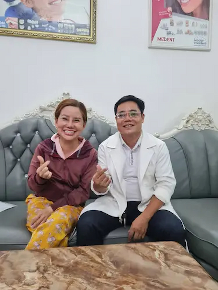 Nha khoa Quốc tế Vip: Chăm sóc răng miệng cao cấp cho mọi nhà Cô Mai được trực tiếp bác sĩ Thắng tại nha khoa Quốc tế Vip thăm khám và xây dựng phác đồ