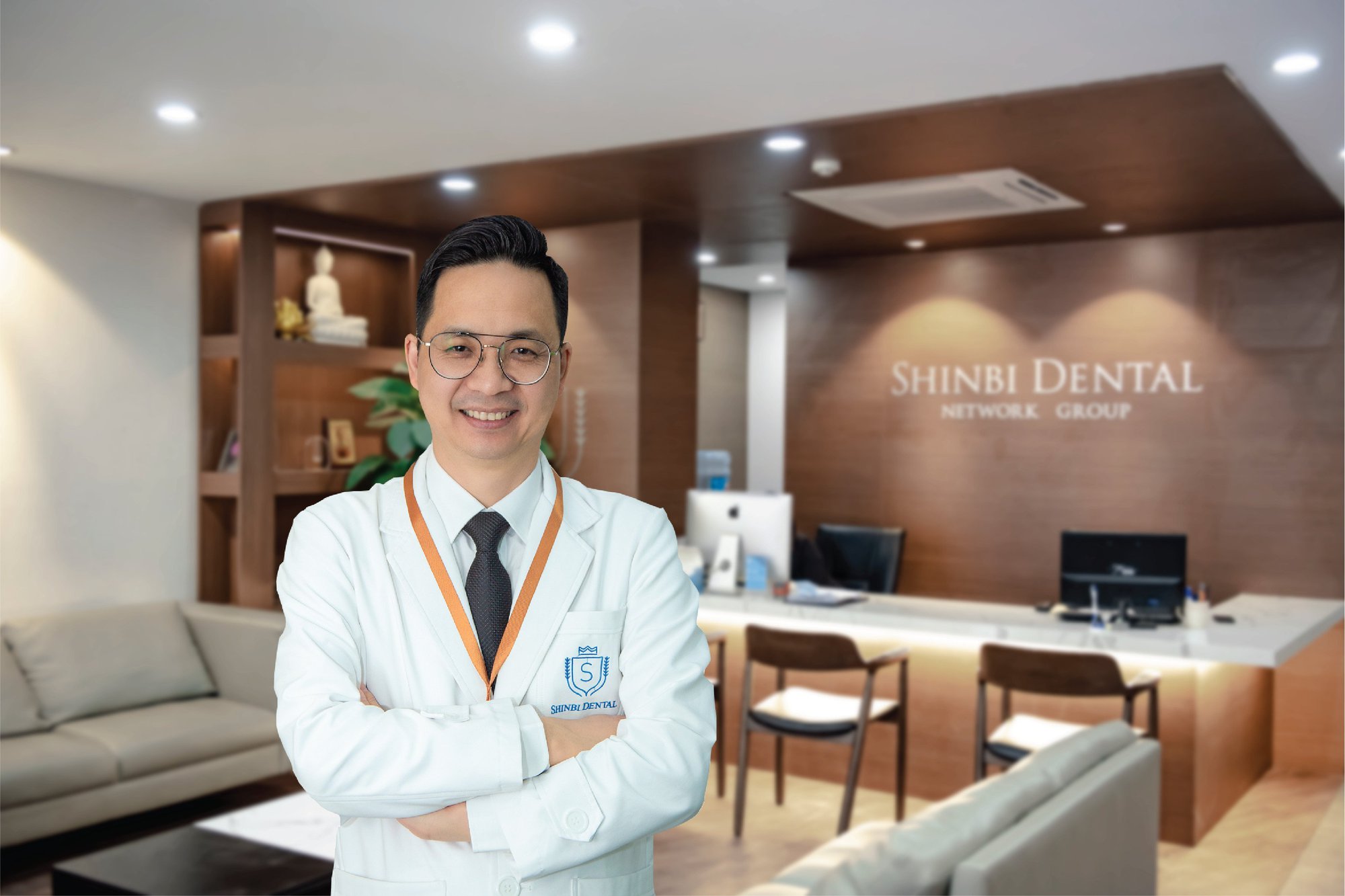 Bác sĩ Nguyễn Văn Hòa là chuyên gia chuyên sâu về cấy ghép implant, phục hình răng thẩm mỹ và chỉnh nha