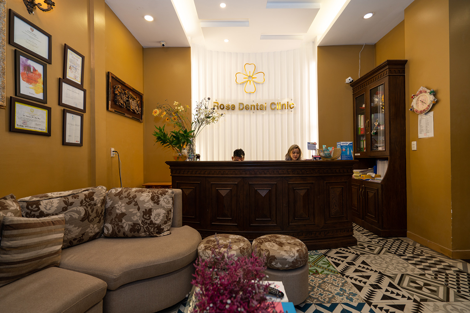 Review nha khoa tại phường Bến Thành uy tín không thể bỏ qua Nha khoa Hoa Hồng Phương Đông là lựa chọn uy tín cho cả người Việt lẫn khách nước ngoài