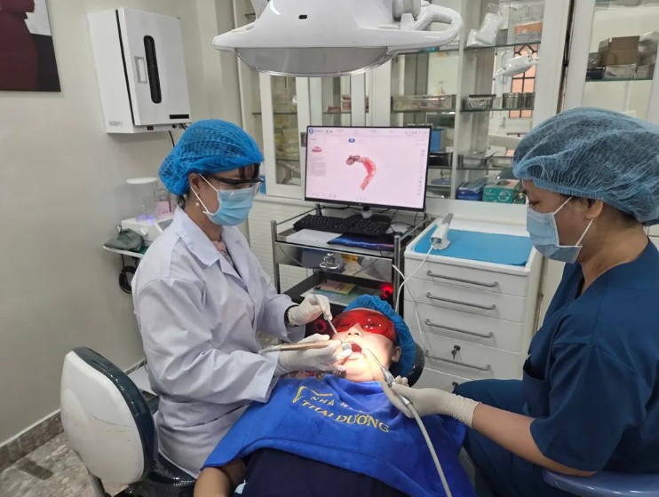 Nha khoa Thái Dương: Bảng giá, dịch vụ & review chi tiết Bác sĩ Thùy Nga giàu kinh nghiệm điều trị