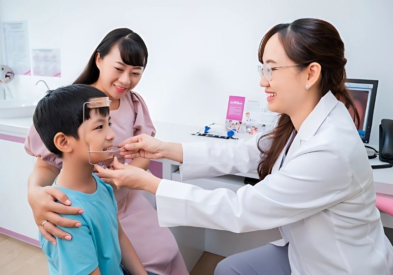 Răng móm có niềng được không? Giải đáp chi tiết nhất Xác định chính xác nguyên nhân móm giúp bác sĩ lên phác đồ phù hợp